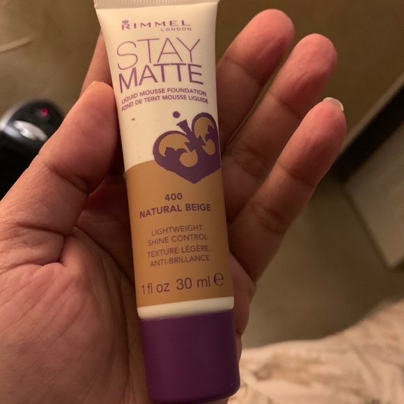 Rimmel Stay Matte Foundation,400 Natural Beige - Picture 2 of 5